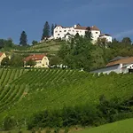 Schloss ホテル *